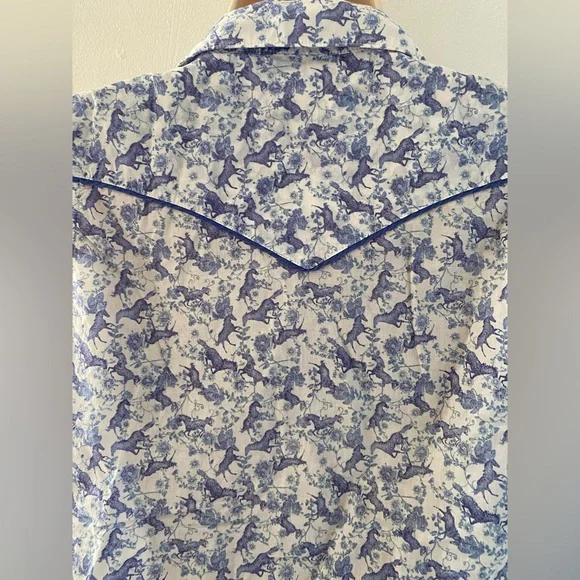Wrangler beautiful horses pattern Sleeveless Blue and White Button-Down Shirt - Picture 6 of 8